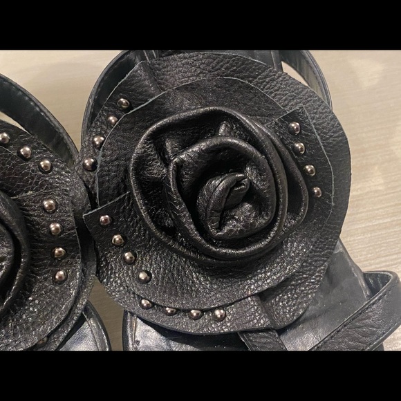 2/$50 VanEli Black Leather Flower Heel Sandal 7 N - Picture 4 of 10